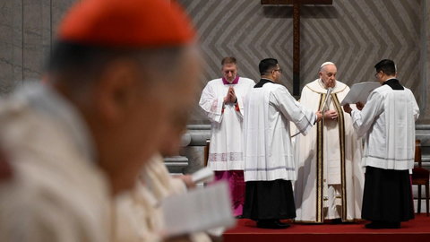 Papież do kapłanów na Mszy Krzyżma: odkryjmy na nowo moc skruchy - Vatican News