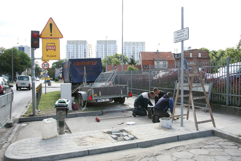 Stacje do ładowania elektrycznych aut są w trzech miejscach w Gdańsku