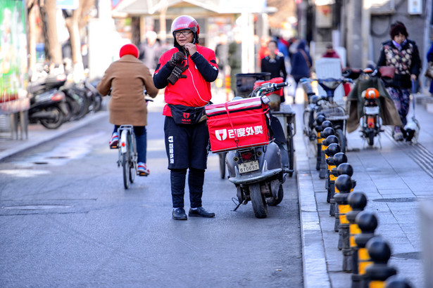 Urządzenia śledzące w skuterach dostawców? Chiny zapowiadają walkę z wykroczeniami drogowymi