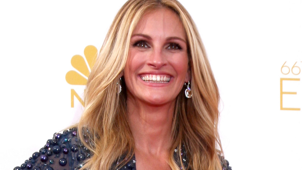 Julia Roberts w sukni zdobionej... zdjęciami George'a Clooneya