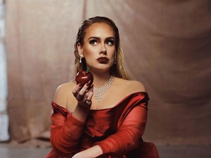 Adele új videoklipje egy igazi divatmennyország: minden, amire ma szükséged lehet a túléléshez