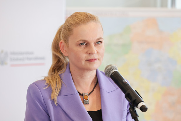 Minister edukacji narodowej Barbara Nowacka zapowiedziała we wtorek w Polsacie, że w tym tygodniu pojawi się projekt rozporządzenia zawierający zmiany w podstawie programowej.