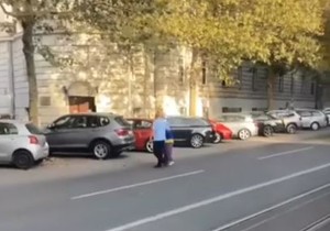 Ima još gospode sa manirimа