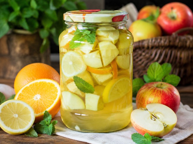 Mohito kompot od jabuka