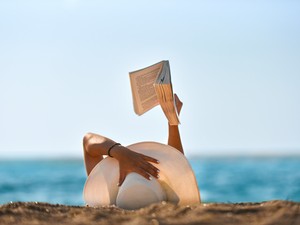 7 elgondolkodtató könyv, ami tökéletes társ lesz a nyaralásra