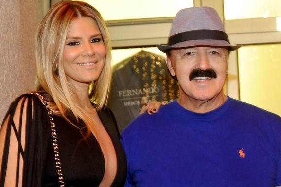 "DA LI SI TI TO STIPSA, NEĆEŠ DA MI KUPIŠ?" Ovako se Melina ponašala prema Harisu, a sad se udaje za bogatog Engleza (70): Njihova svađa u Dioru u Parizu se i danas prepričava