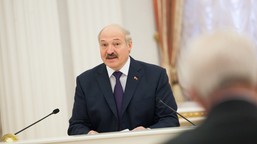 łukaszenka oddaje rosji broń z białoruskich oddziałów, bo magazyny w k