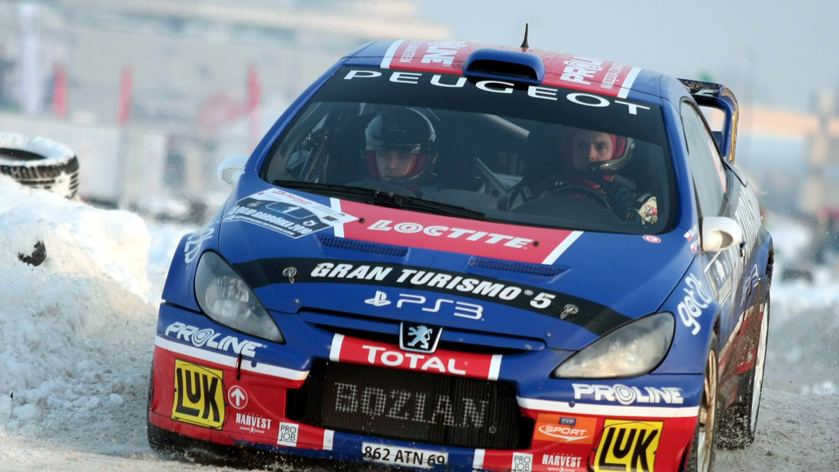 Tomasz Kuchar (Peugeot 307 WRC) po raz piąty w karierze wygrał w Warszawie 48. Rajd Barbórka 2010, który tradycyjnie kończy sezon, choć wyniki imprezy nie są zaliczane do klasyfikacji generalnej mistrzostw Polski.