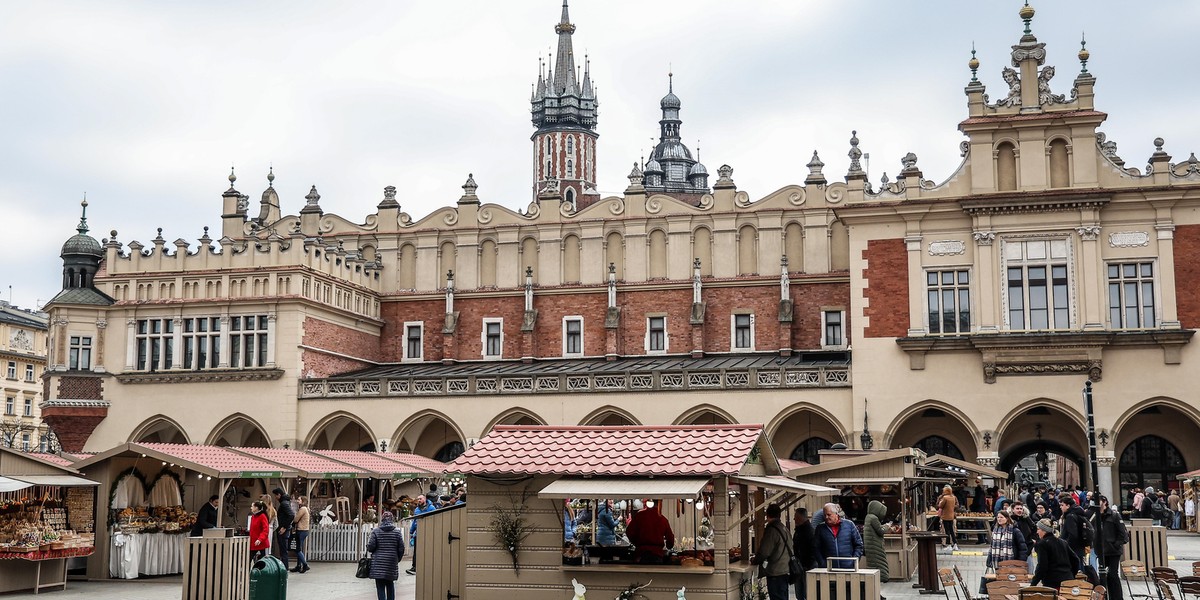 Ruszył jarmark wielkanocny na rynku.