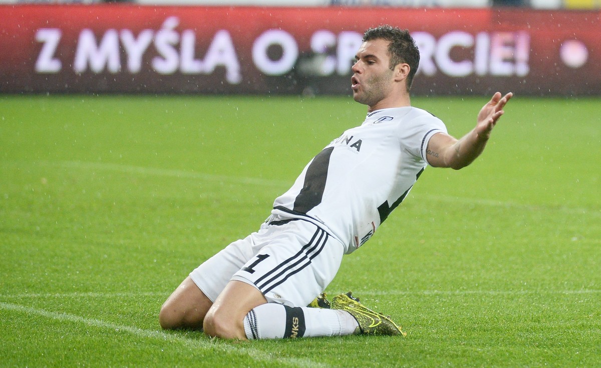 Ekstraklasa: Nikolić trafił trzy razy. Udany debiut Czerczesowa. Legia - Cracovia 3:1