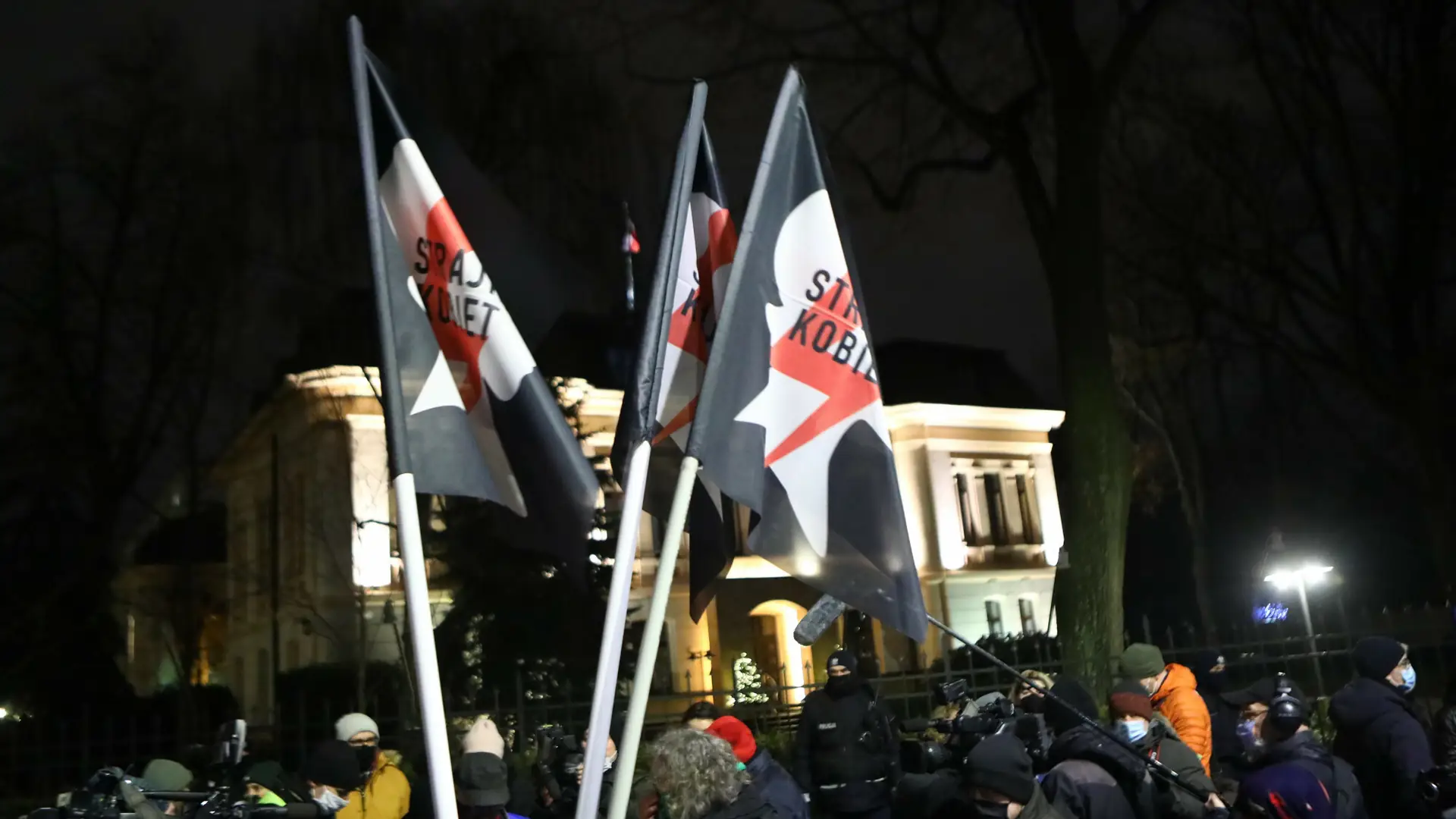 Nie tylko Warszawa, ale też Żnin, Cieszyn, Kutno i inne. Lista czwartkowych protestów