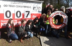 Kolejny dzień protestów ws. Trybunału Konstytucyjnego przed KPRM