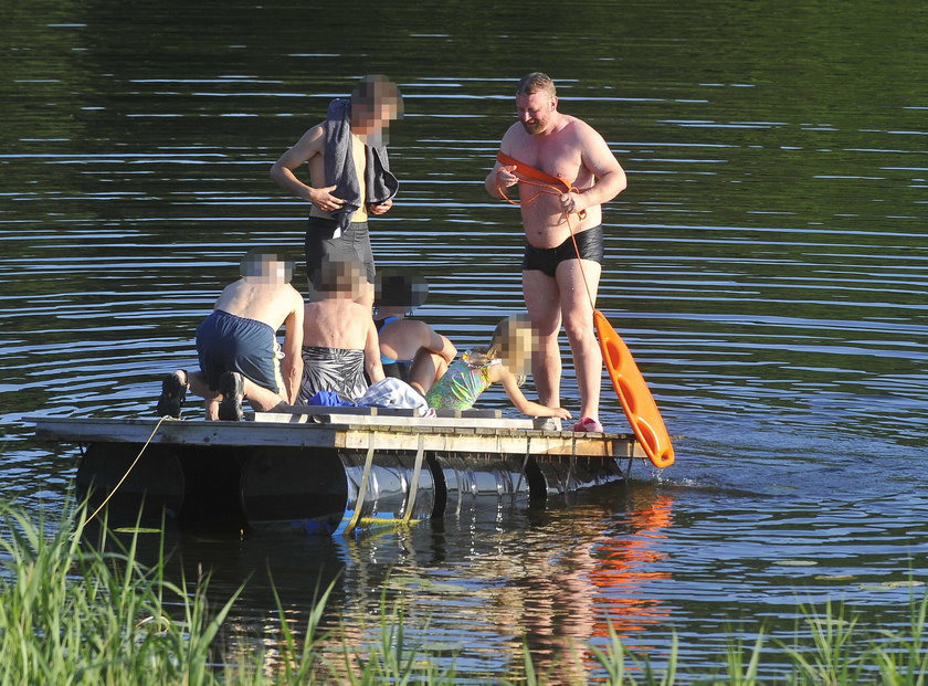 Czy w momencie zwiększenia liczby zakażeń, minister nie powinien przerwać wypoczynku? 