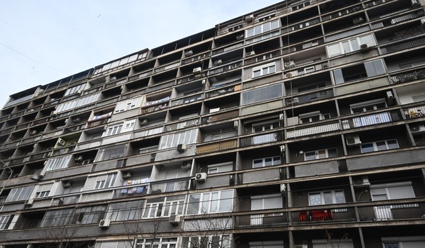 Zgrada sa koje je muškarac skočio, a devojka preminula