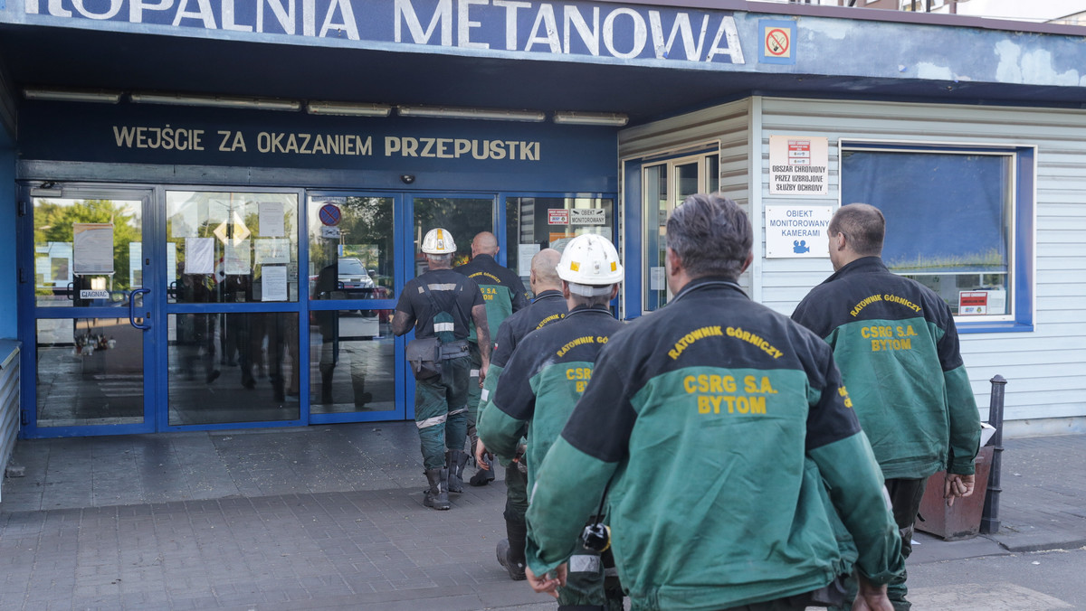 Ratownicy już 11 dzień prowadzą akcję w kopalni Zofiówka w Jastrzębiu-Zdroju, próbując dotrzeć do ostatniego z górników zaginionych po wstrząsie, do którego doszło 5 maja. W wyniku wypadku zginęło czterech pracowników.