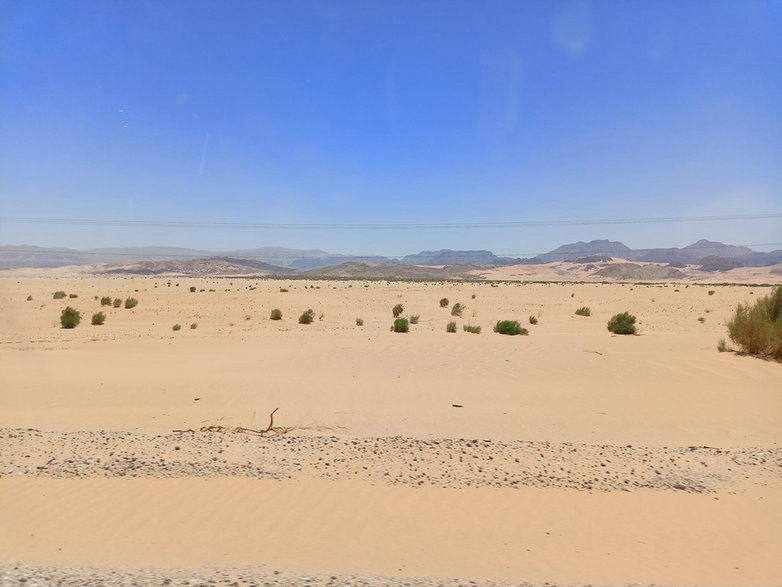  Pustynne krajobrazy na autostradzie Death Sea Higway