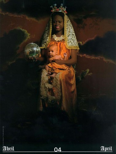 Hiszpańska organizacja gejów, lesbijek i osób transsesksualnych wydała kalendarz, do którego zapozowali członkowie organizacji. Cały dochód ze sprzedaży kalendarza ma być przeznaczony na działalność statutową stowarzyszenia