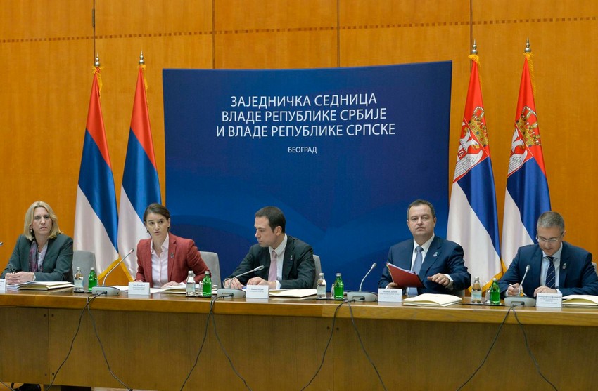 Dve vlade održale su danas zajendiku sednicu u Beogradu