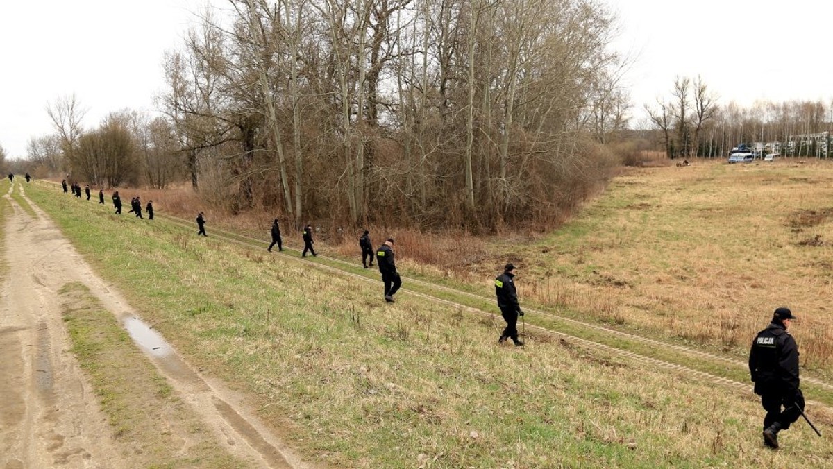 Trwa ustalanie, czy szczątki ludzkie znalezione nad Wisłą w Warszawie, to ciało Moniki Traczyńskiej, poszukiwanej od trzech miesięcy 28-letniej tancerki. – Wyniki sekcji zwłok nie dają odpowiedzi na to pytanie. Konieczne będzie badanie DNA. Biegły nie był też w stanie ustalić przyczyny śmierci odnalezionej kobiety – dowiedział się Onet w prokuraturze.