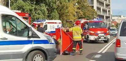 Tragedia przed technikum w Zielonej Górze. Nie żyje 25-latek