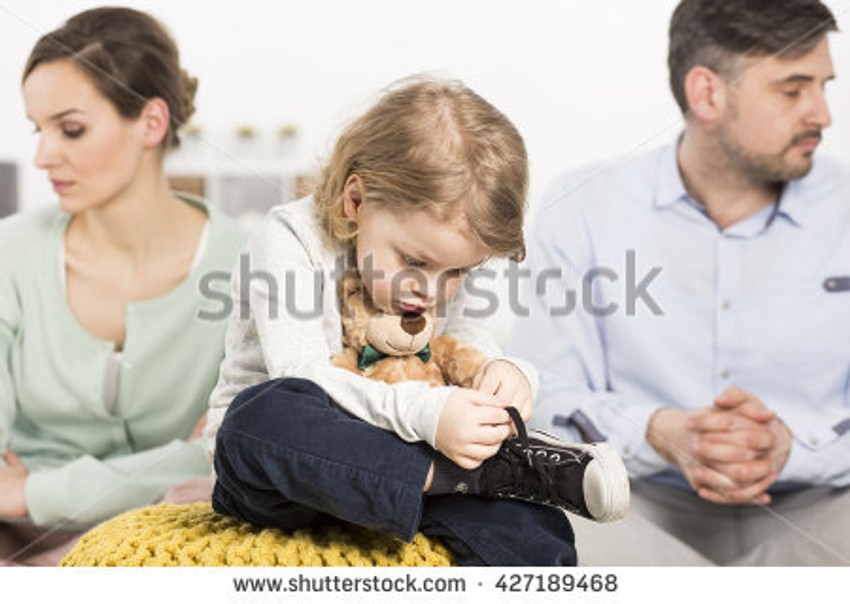 U Srbiji se godišnje razvede više od 9.000 brakova, od kojih je preko 5.000 sa decom