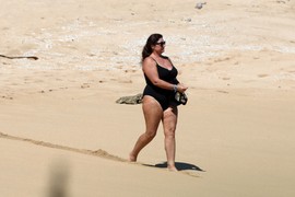 Vređali su je zbog izgleda i nagovarali ga da je ostavi: Uz ovaj REŽIM ISHRANE je žena Pirsa Brosnana smršala 45 kilograma!