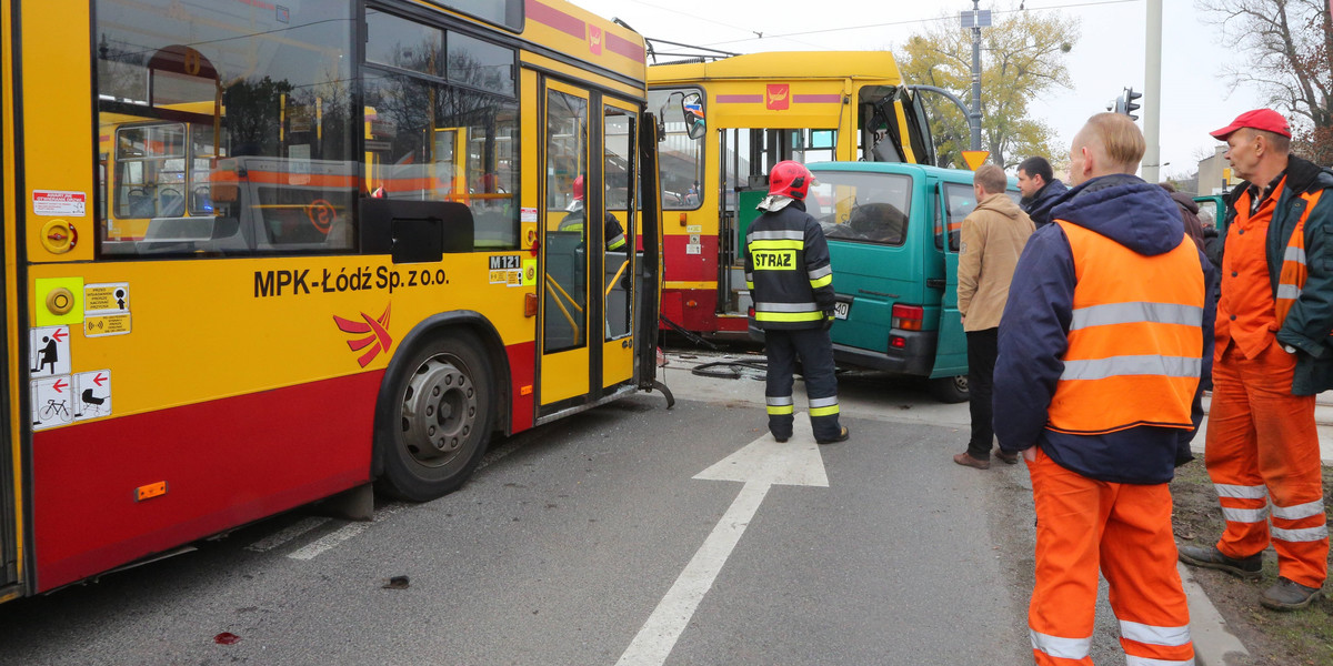 zderzenie tramwaju, autobusu i busa w Łodzi