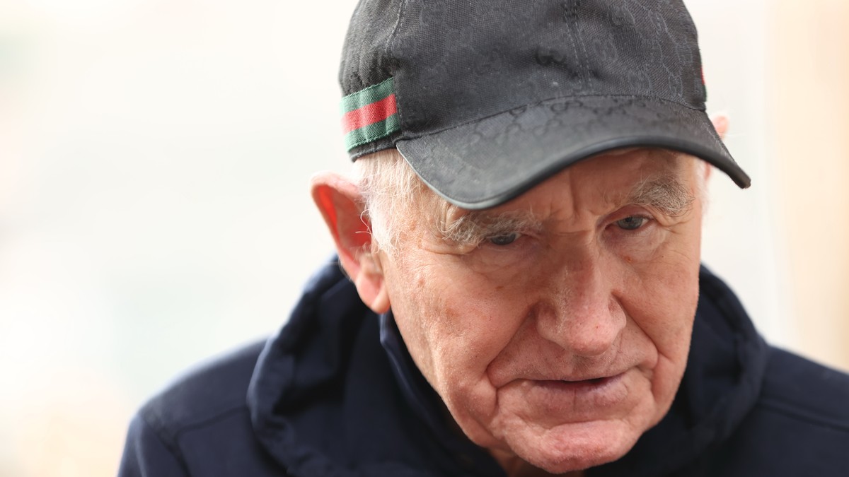 Kitüntették a Gábor Zsazsa-szobor alkotóját, a díva özvegye nem örül