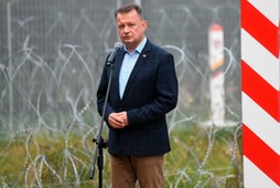 Minister obrony narodowej Mariusz Błaszczak na trójstyku granic Polski, Litwy i Białorusi. Szlamy, 20.09.2023 r.