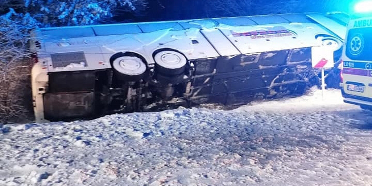 W wypadku autokaru na Lubelszczyźnie rannych zostało 7 osób. 