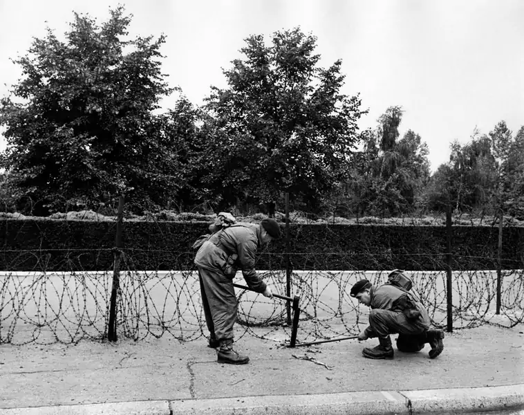 13 sierpnia 1961 r. mieszkańców Berlina rozdzielił drut kolczasty