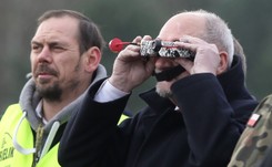 Antoni Macierewicz na pokazie dronów. Szef MON zapowiada kupno tysięcy takich maszyn [ZDJĘCIA]