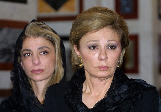Fara Pahlavi sa starijom ćerkom 