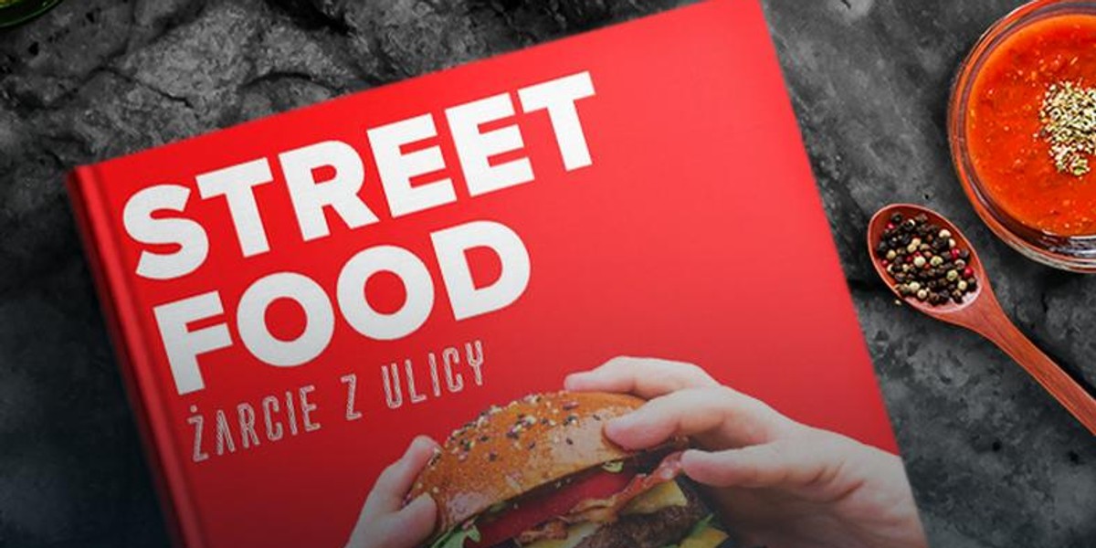 "Street food. Żarcie z ulicy" to książka z ponad 50 przepisami na uliczne jedzenie z całego świata. Do sprzedaży trafiła 19 września 2018 r.