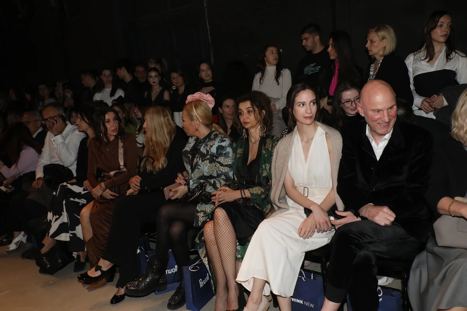 Vladimir sa partnerkom (desno)