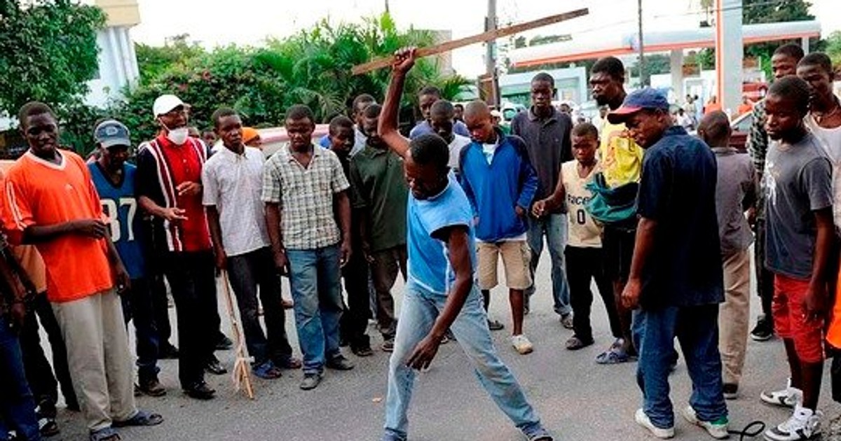 Mob stones keke rider to d*ath for k*lling his passenger - Vimarsana News