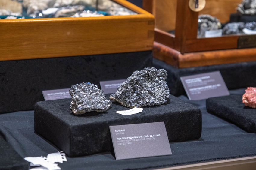 Izložba "Mineralna blaga Jugoslavije"