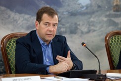 Miedwiediew straszy Ukrainę. Chce przekształcić Kijów w 'wielką roztopioną plamę'