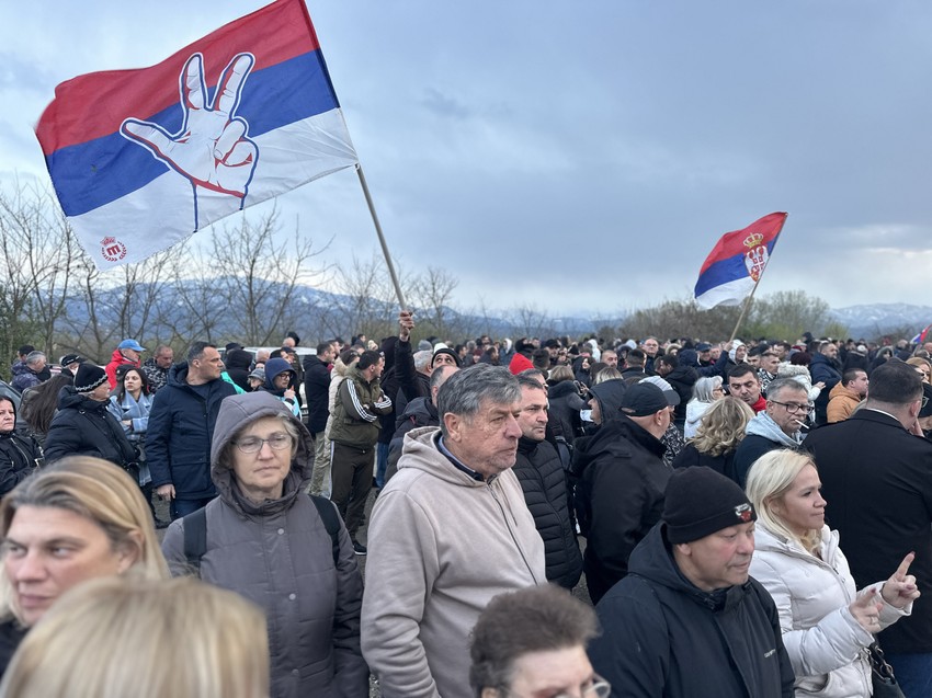 Srbi sa Kosova koji pešače do Beograda stigli u Kraljevo
