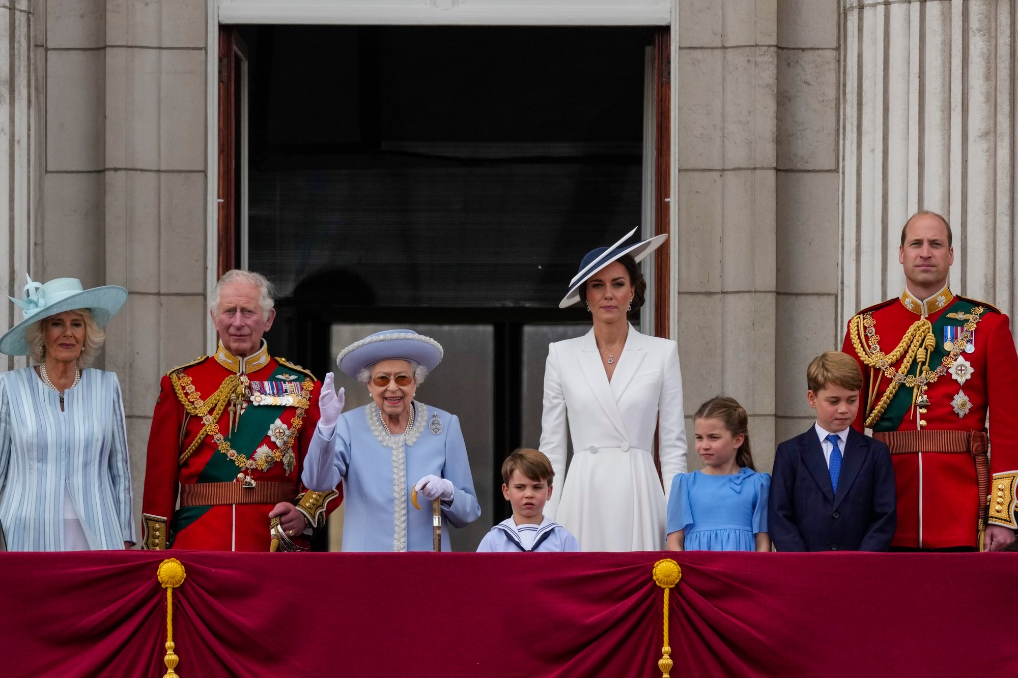Platinové jubileum: Kráľovská rodina na vojenskej prehliadke Trooping the Colour.