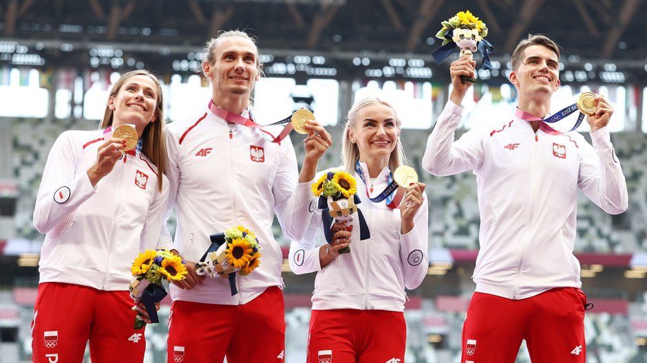 Polska sztafeta ze złotymi medalami