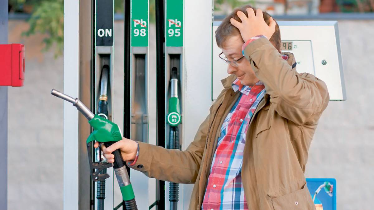 Ceny paliw wciąż są wysokie. Rachunek na stacji można jednak zmniejszyć