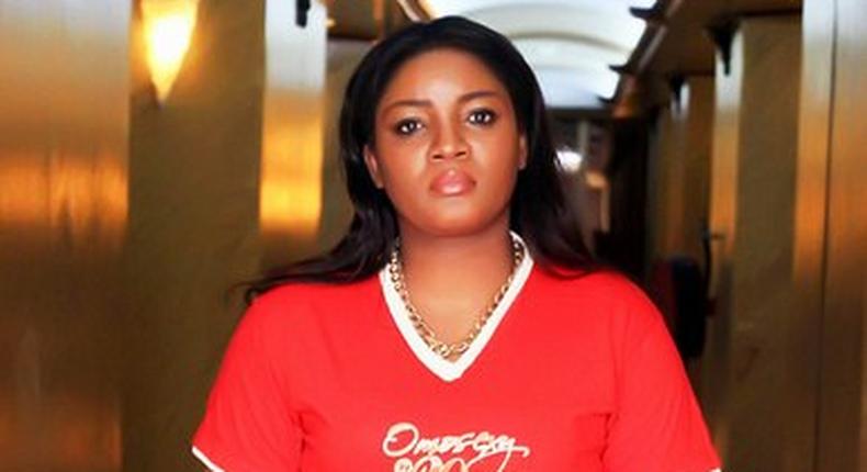 As her son takes her up from the airport, Omotola recalls her teenage pregnancy (WATCH)