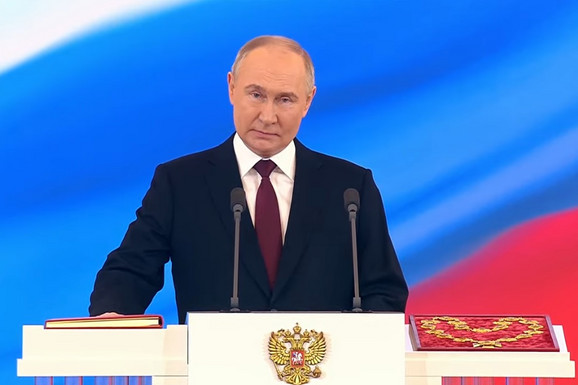 PUTIN POLOŽIO ZAKLETVU Ruski predsednik zvanično počeo peti mandat (VIDEO)