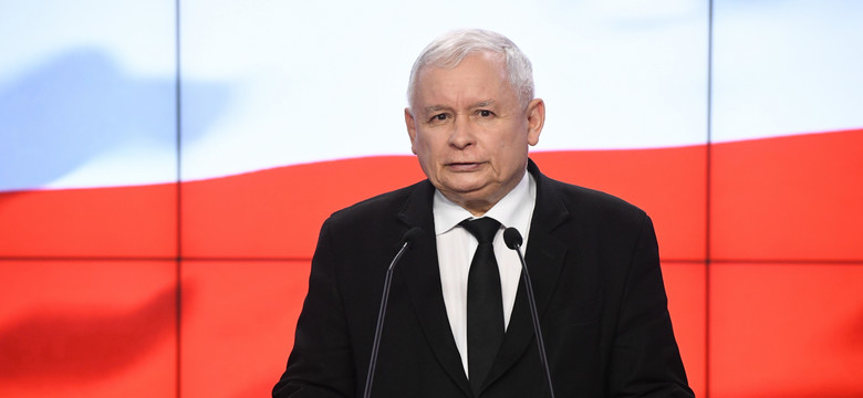 Kaczyński: Pensje posłów będą zmniejszone. Nagrody mają trafić do Caritas