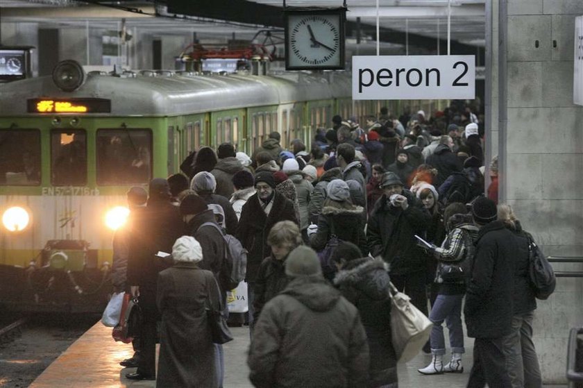 Warszawa, Koleje Mazowieckie, pociąg, tłok