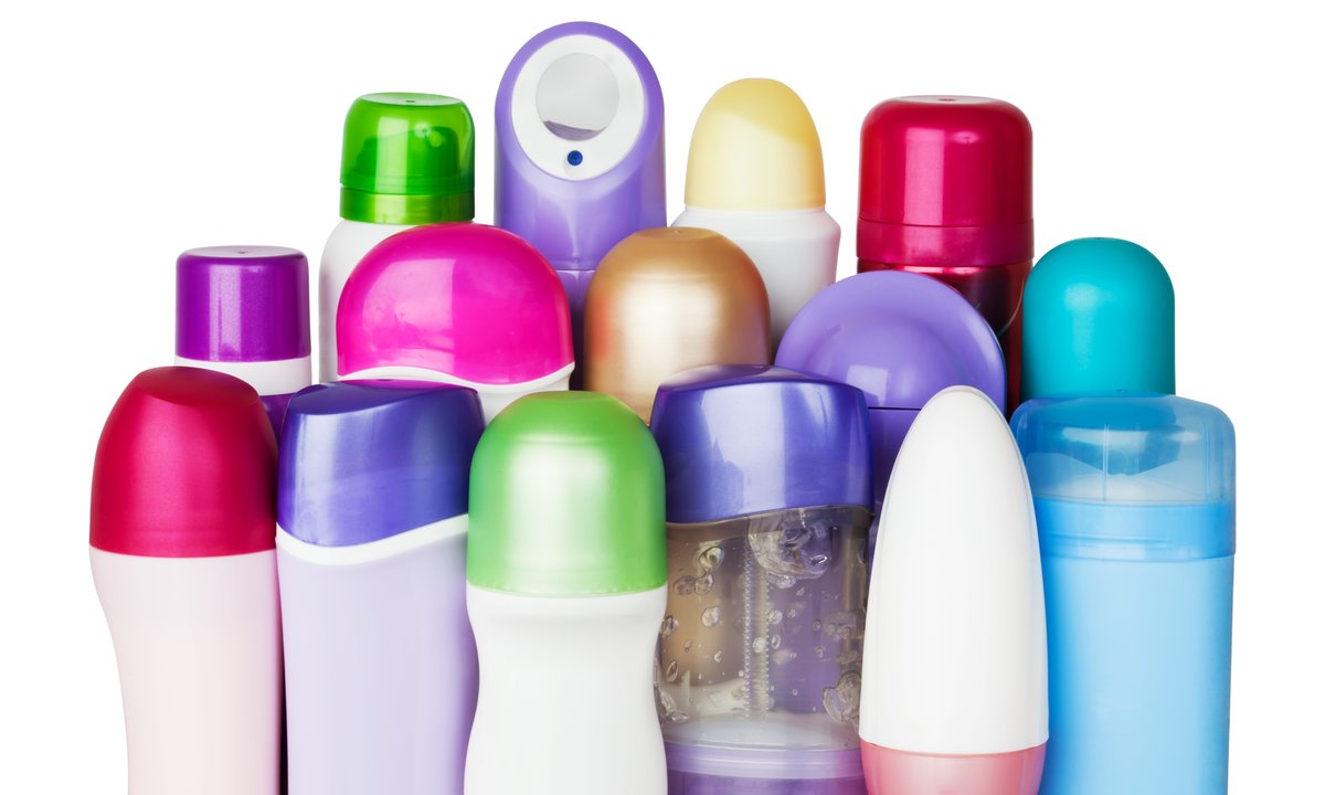 Gdzie wyrzucić opakowanie po dezodorancie? kilka osób zna zasadę