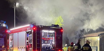 Budynek w ogniu. W środku staruszek. Kiedy przyjechali strażacy, znaleźli już tylko zwęglone ciało