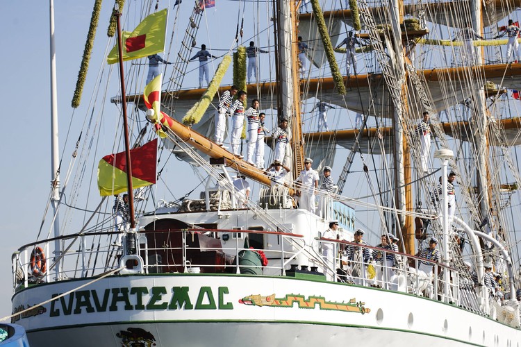 Żaglowiec ARM Cuahtemoc zawinął do portu w Gdyni