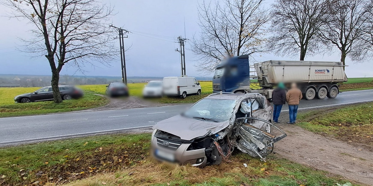 Do tragicznego wypadku doszło poniedziałkowego ranka. 